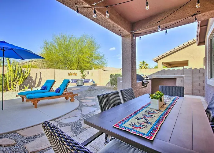 Hike & Golf: Goodyear Retreat W/ Patio + Fire Pit! Holiday home Liberty