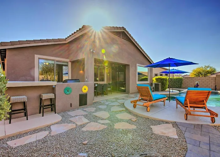 Hike & Golf: Goodyear Retreat W/ Patio + Fire Pit! *