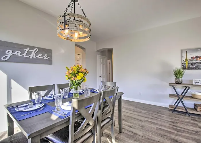 Hike & Golf: Goodyear Retreat W/ Patio + Fire Pit! Holiday home Liberty