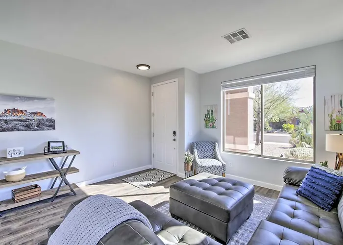 Holiday home Hike & Golf: Goodyear Retreat W/ Patio + Fire Pit! *