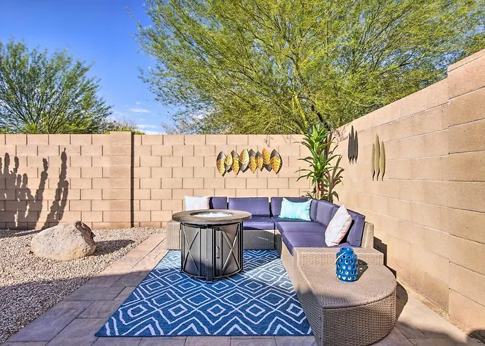 Hike & Golf: Goodyear Retreat W/ Patio + Fire Pit! Holiday home