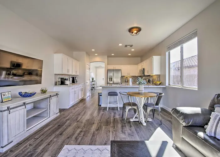 Hike & Golf: Goodyear Retreat W/ Patio + Fire Pit! Liberty