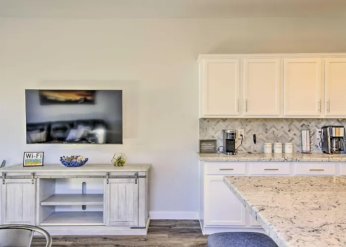Hike & Golf: Goodyear Retreat W/ Patio + Fire Pit! *